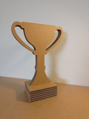 Coupe sur socle en carton
