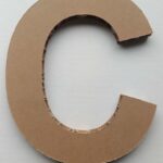 Lettre C en carton