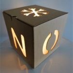Cube de Noël Small en carton kraft à illuminer