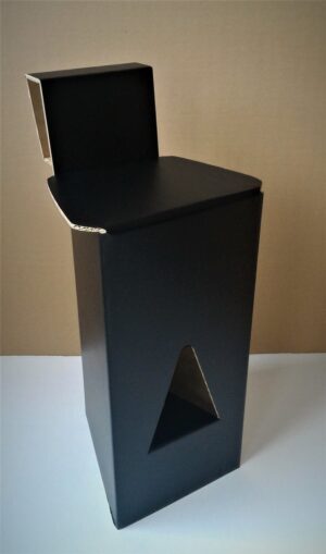 Tabouret haut en carton noir