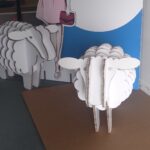 Mouton en carton alvéolaire blanc satiné Taille L