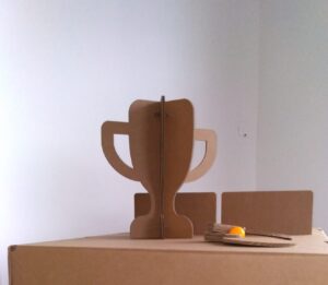 Coupe trophée en carton